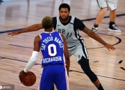 三亿体育体育平台-76人胜马刺，西蒙斯发挥出色