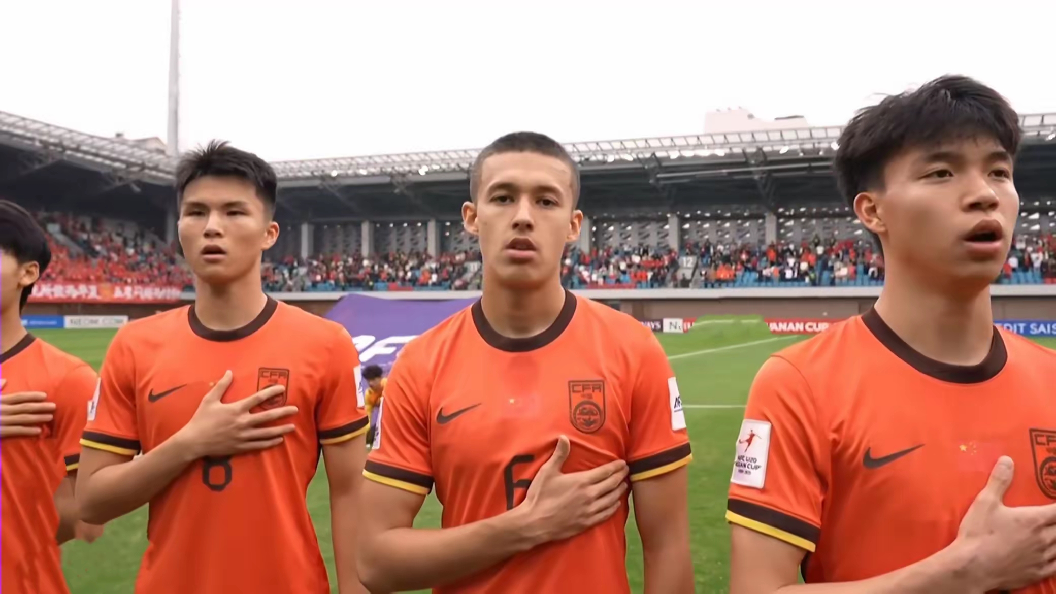 球队战绩持续走高球员士气高涨备战大赛的简单介绍