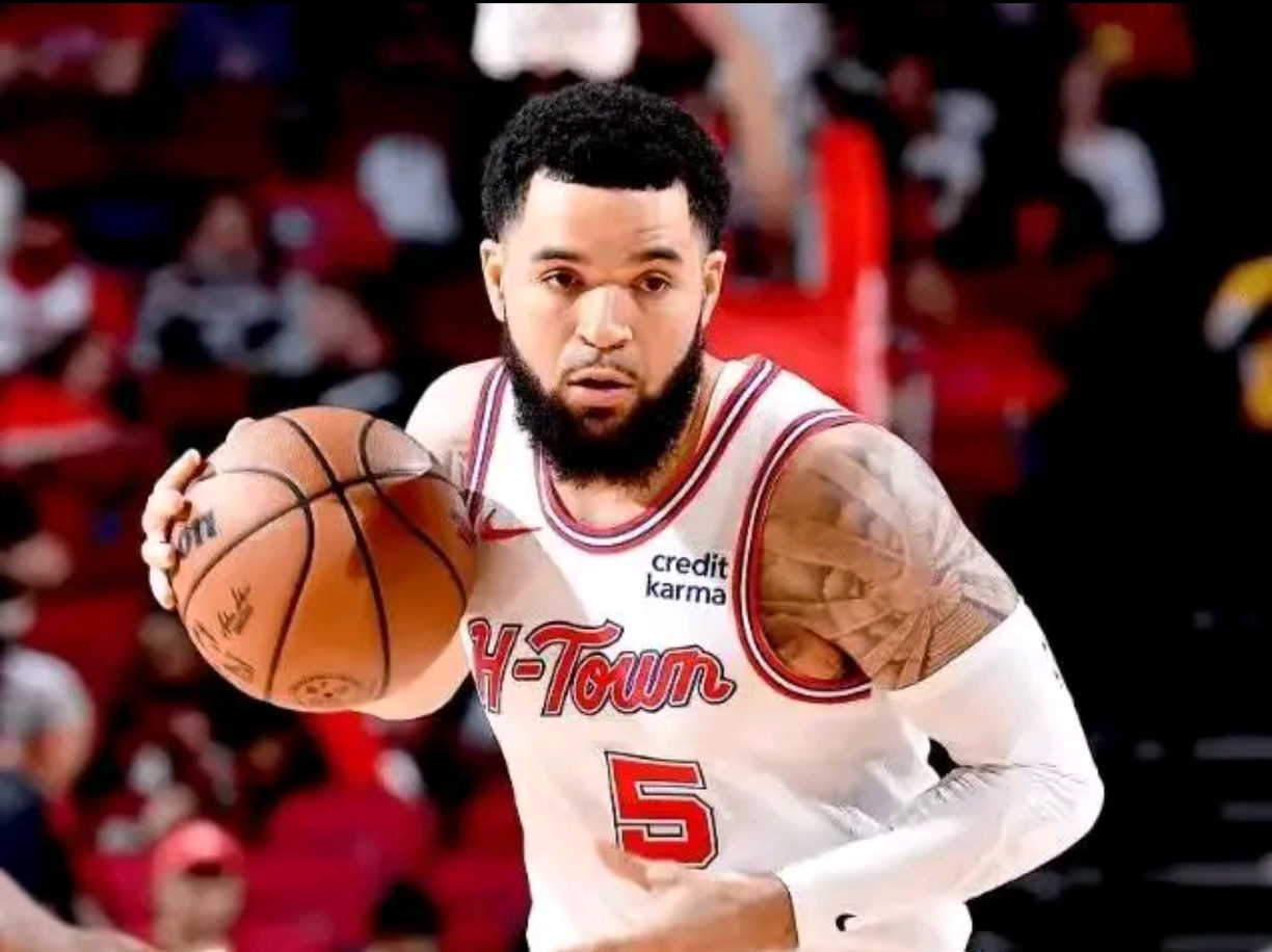 火箭压哨三分逆转雷霆，成功杀入季后赛