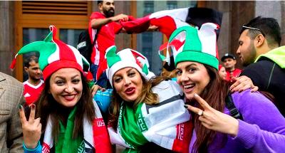 足球比赛现场瞬间引发球迷情感共鸣