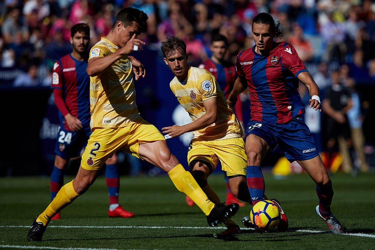 比利亚雷亚尔客场险胜，带着胜利归来的简单介绍