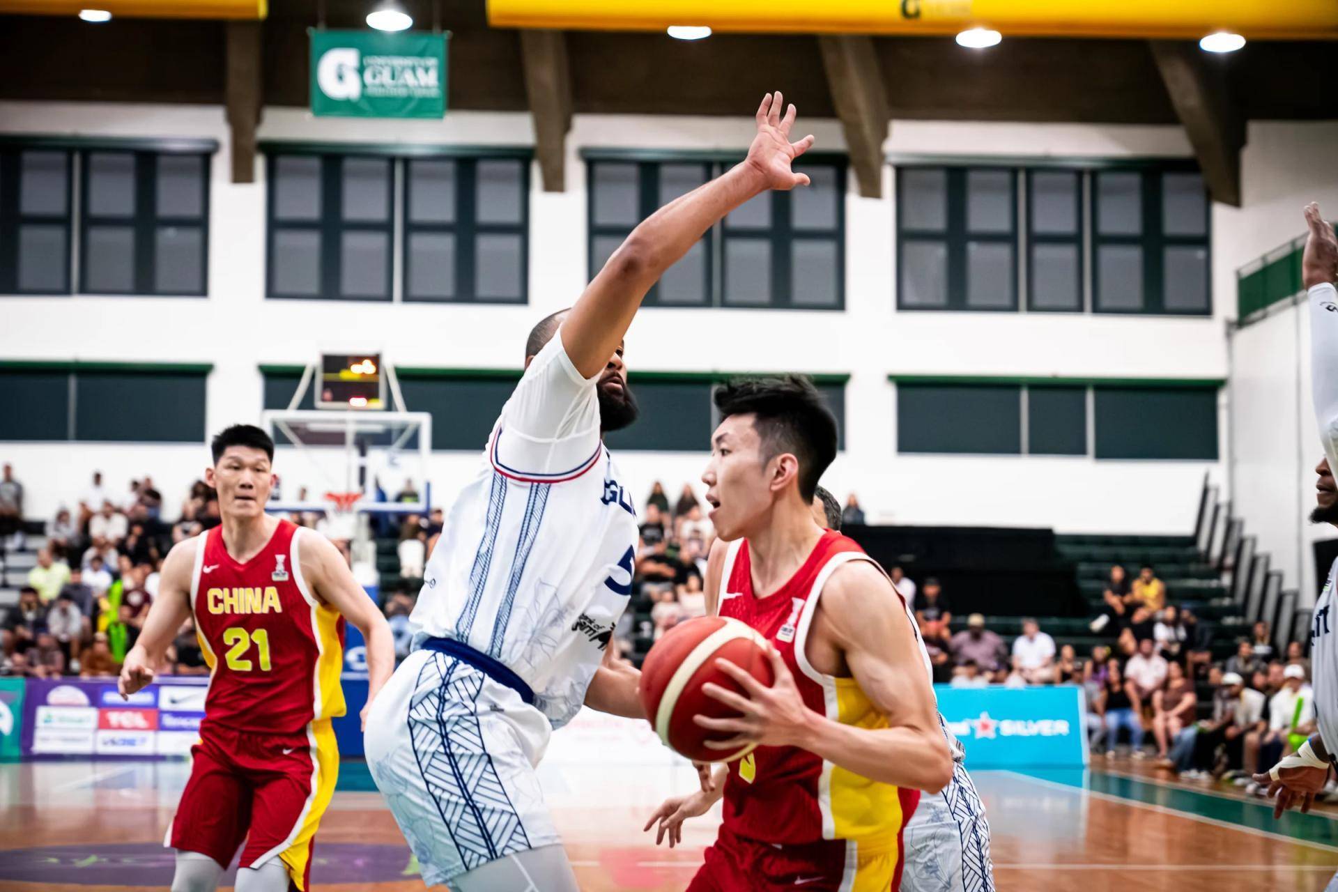 中国篮球选手在世界联赛中拔得头筹 中国篮球选手在世界联赛中拔得头筹