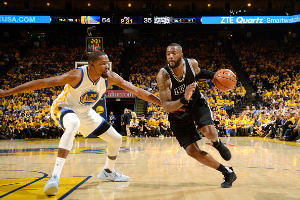 76人胜马刺，西蒙斯发挥出色