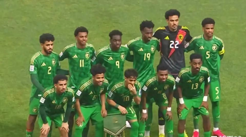 球队实力均衡，联赛悬念迭起