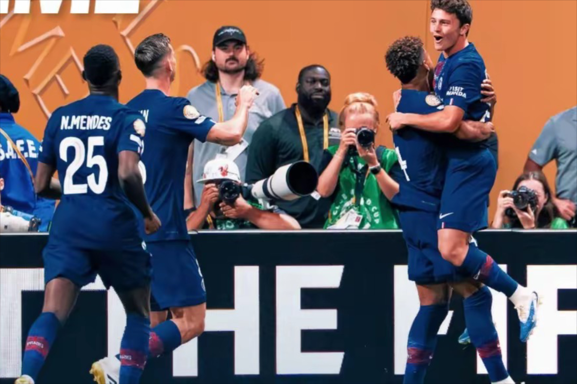 关于慕尼黑队士气低迷，连败三场比赛的信息