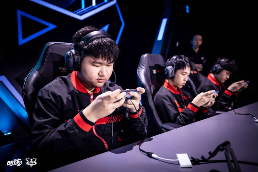 惊险刺激的对决,球队最终取胜 惊险刺激的对决,球队最终取胜