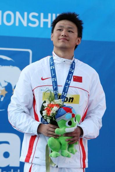 荷兰游泳名将再创佳绩，勇夺金牌！